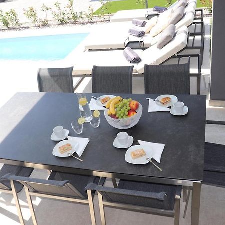 Meerbrise - Luxury Villa Banjole Bagian luar foto