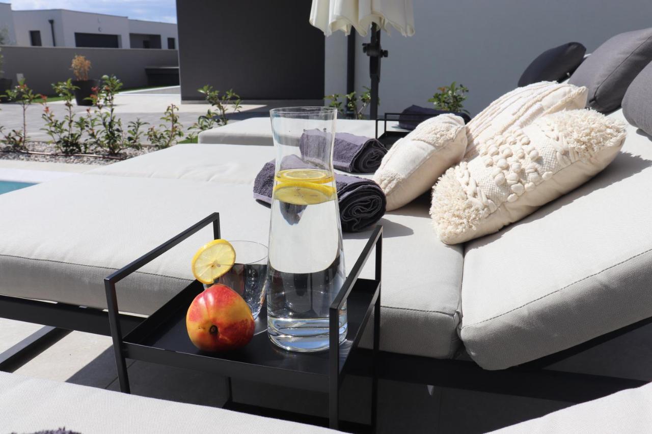Meerbrise - Luxury Villa Banjole Bagian luar foto