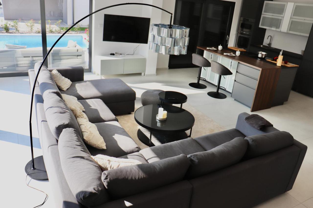 Meerbrise - Luxury Villa Banjole Bagian luar foto